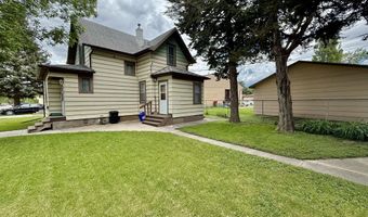 912 S Lloyd St, Aberdeen, SD 57401