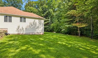 7 Foxwood Dr, Lincoln, RI 02865
