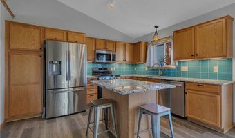 535 Highland St W, Annandale, MN 55302