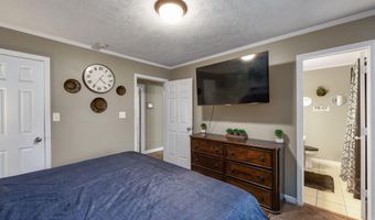 37 W Tracy St, Bells, TN 38006