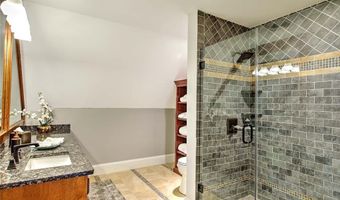 4 Pine Tree Ln, Lincoln, RI 02865