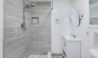 16420 PENNSBURY Dr, Bowie, MD 20716