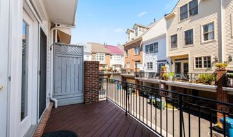 9 FRANKLIN St, Alexandria, VA 22314