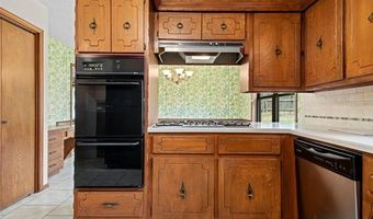 4715 Rolling Meadows Rd, Bartlesville, OK 74006