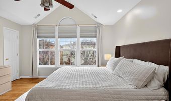 34 MARINA Dr, Bayonne, NJ 07002