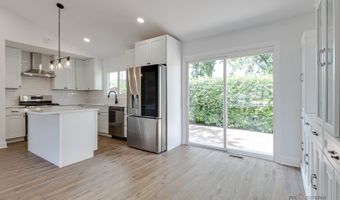 522 N Castle Rd, Addison, IL 60101