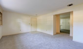 84 Founders Vlg 84, Clinton, CT 06413