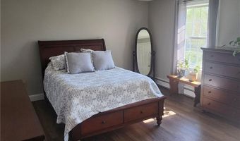 54 Sefton Dr, Bristol, RI 02809