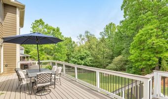 62 Applewood Ln, Acworth, GA 30101