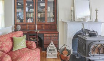 53 Congress St, Belfast, ME 04915