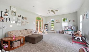 922 3rd Ave, Ackley, IA 50601