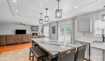 3902 Larkhaven Village Dr, Charlotte, NC 28215