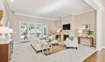 210 Old Plantation Dr W, Beaufort, SC 29907