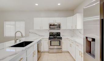 2043 N Holguin Way, Chandler, AZ 85225