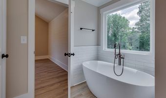125 Hidden Lake Dr, Anderson, SC 29625