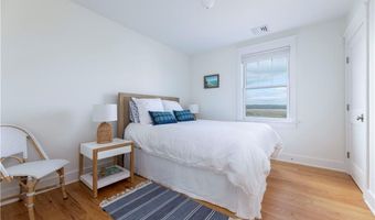 808 W Beach Rd, Charlestown, RI 02813