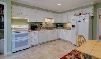 123 Pine Glen Dr, East Greenwich, RI 02818