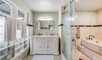 977 Makaiwa St, Honolulu, HI 96816