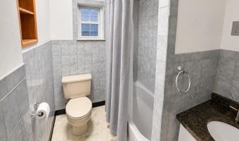 88 W 26TH St 1, Bayonne, NJ 07002