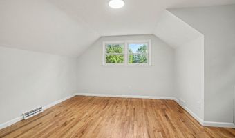 646 Center Dr, Ann Arbor, MI 48103