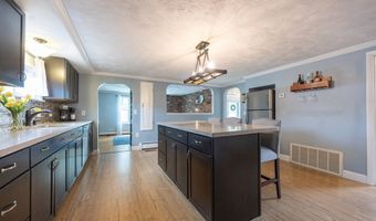 9 Pequot Ave, Cumberland, RI 02864