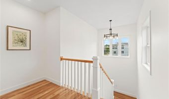 41 Burnett Rd, Warwick, RI 02889