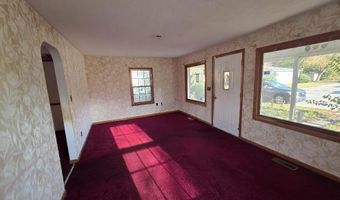 206 Harlem St, Bishopville, SC 29010