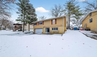 677 Turfwood Dr, Ballwin, MO 63021