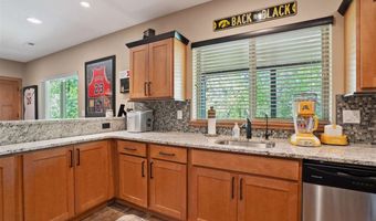 2055 Silver Maple Trl, North Liberty, IA 52317