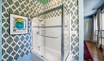 11005 Park Rd, Anchorage, KY 40223