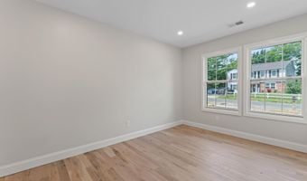 18 Sextant Dr, Barnegat, NJ 08005