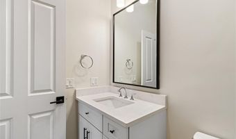 18 State St 5, Bristol, RI 02809