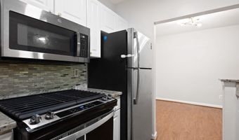 20322 BEECHWOOD Ter 301, Ashburn, VA 20147