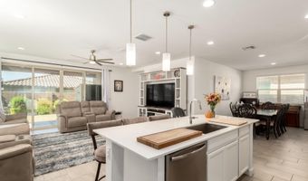 2574 S BARKS CANYON Trl, Apache Junction, AZ 85119