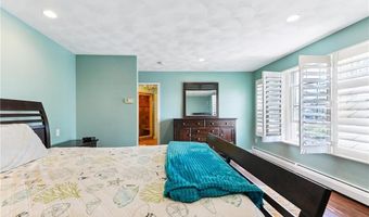18 Anawan Ave, Narragansett, RI 02882