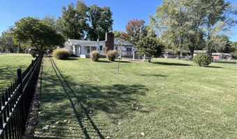 1220 Tyler St, Aurora, MO 65605