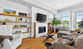 284 Shore Dr, Branford, CT 06405