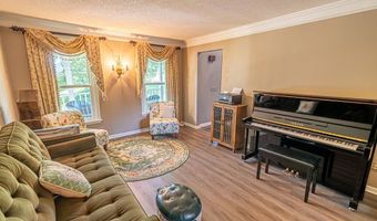 19328 Stirrup Dr, Abingdon, VA 24211