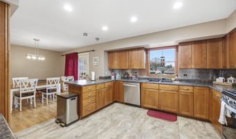 814 SE Uehlamar Dr, Ankeny, IA 50021