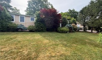 1 Edgewood Ave, Hopkinton, RI 02804