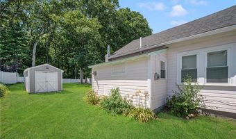 69 Overlook Dr, Warwick, RI 02818