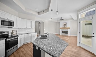 2220 Suncrest Dr, Ames, IA 50014