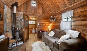8272 WOODBINE Rd, Airville, PA 17302