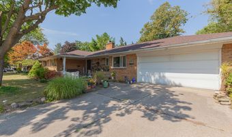 916 Hillcrest Dr, Adrian, MI 49221