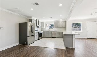 300 CHINCHILLA Dr, Arabi, LA 70032