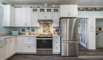 830 DIVISION St SE, Bandon, OR 97411