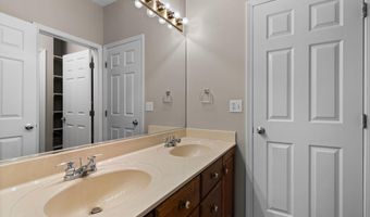 5971 Creekview Ct, Ann Arbor, MI 48108