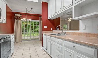 1911 Regalwood Dr, Albany, GA 31721