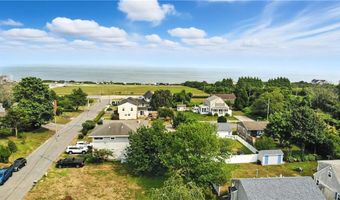 69 Longview Dr, Narragansett, RI 02882