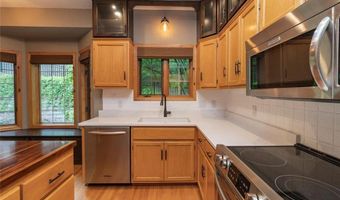 12997 Garvin Brook Ln, Apple Valley, MN 55124